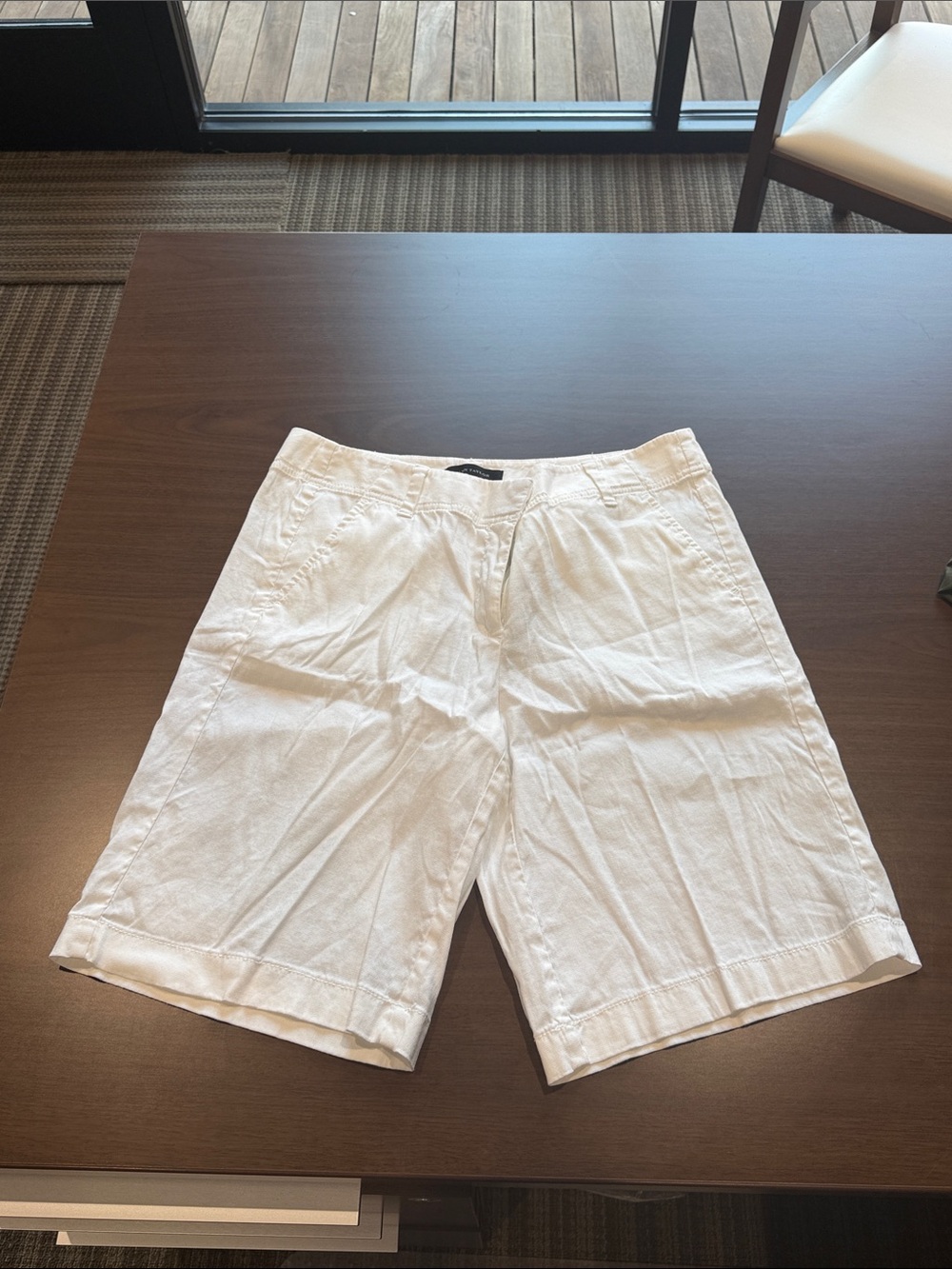 Ann Taylor White Women's Flat-Front Shorts